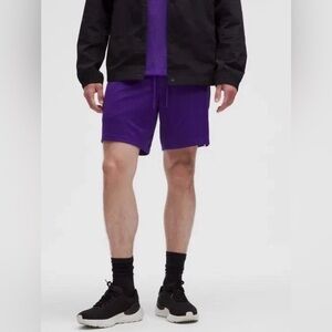Men's Lululemon Double Layered Mesh Short 7”, XL